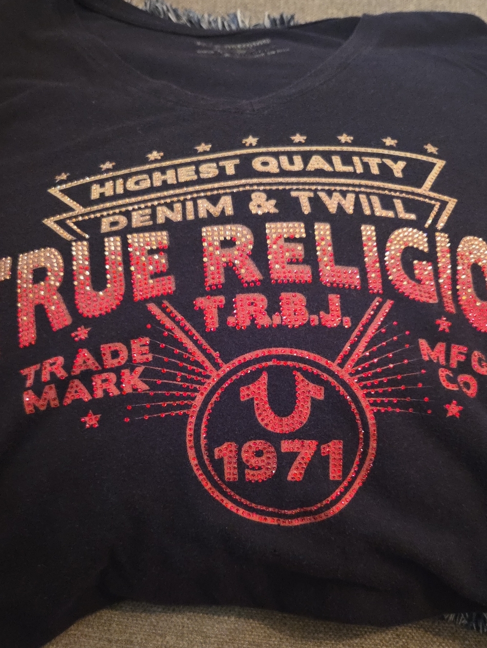 Y2K True Religion V-Neck Tee - Ombre Crystals Logo - XL